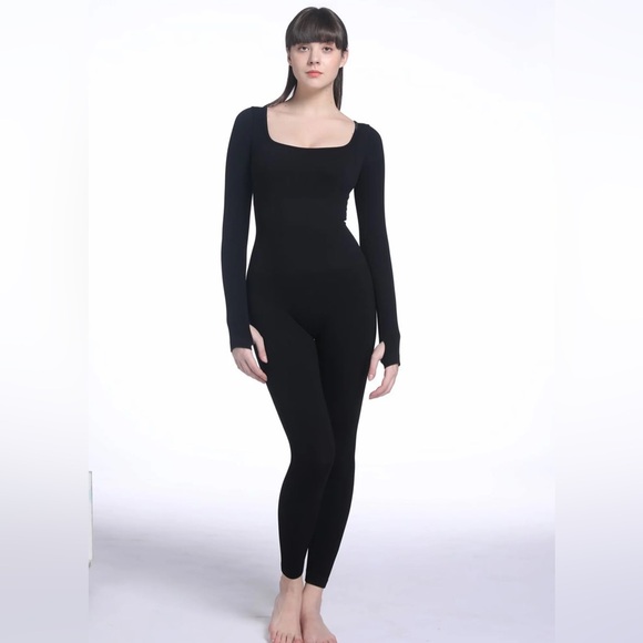 SQUARE NECK LONG SLEEVE RIBBED JUMPSUIT SIZE MEDIUM - Picture 1 of 5